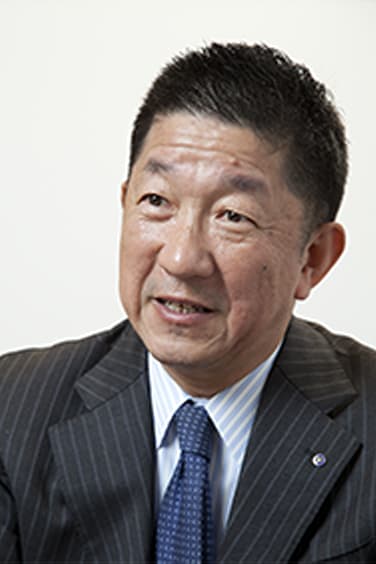専務取締役 柘植 勝介